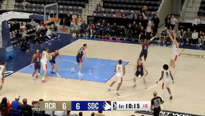 世界杯直播软件-杨瀚森开局篮下连续两攻打进，随后空位三分再投进连拿7分